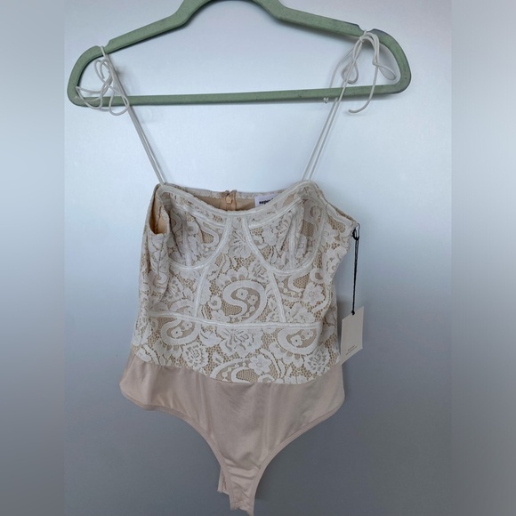 superdown Lace Bodysuit in Cream with thin straps beautiful detailing - medium - Picture 5 of 7